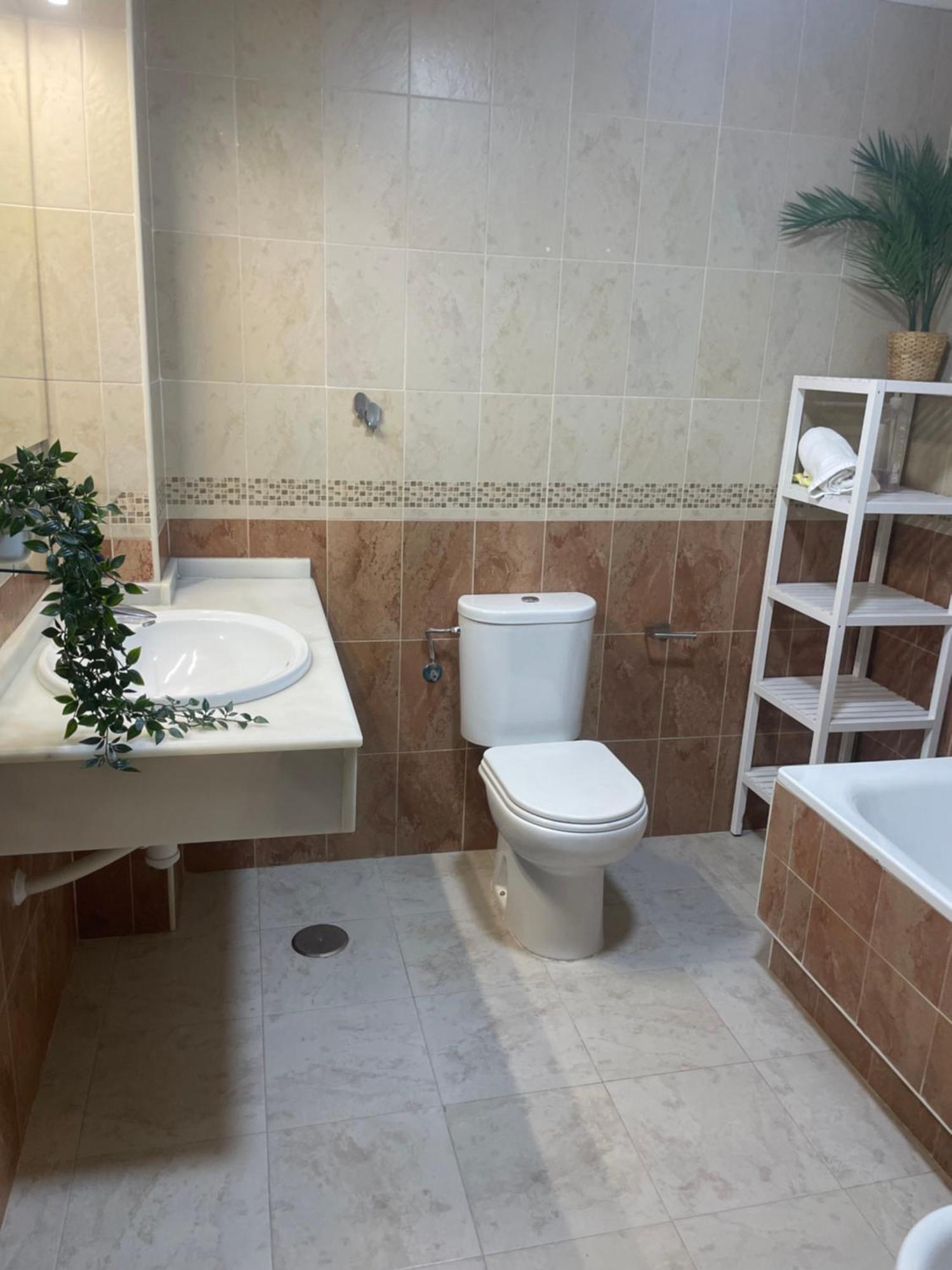 Piso En El Centro De Huelva Silencioso Y Con Gran Patio, Calle La Paz Extérieur photo